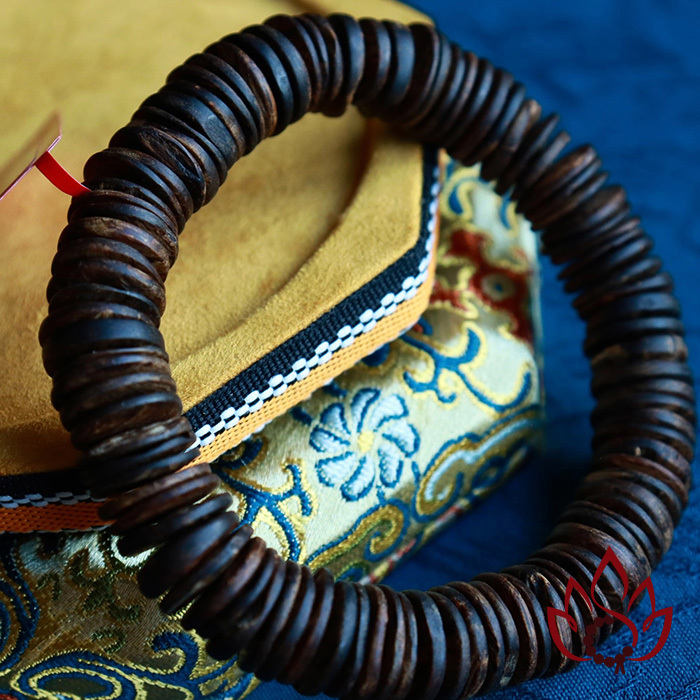 Vòng Trầm Hương Hạt Dẹp | 12 ly | Trầm Bì Rễ Chìm Nước